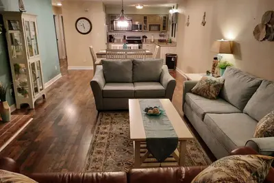 Image de Paradise Awaits Along The Bank Of The James!