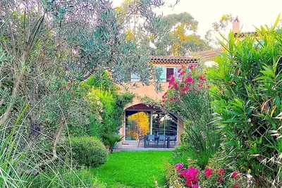 Image de Maison dans le prestigieux domaine du Golf Country Club de Saint-Tropez