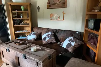 Image de Serenity Acres Sanctuary -BnB & Resort- Cowboy Comfort Lodge
