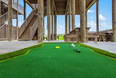 Beachfront | Ocean Views, Loft & Bar