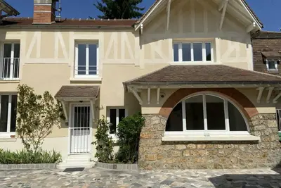 Image de Gîte rénové de charme avec parc, étang, proche de Paris et Versailles
