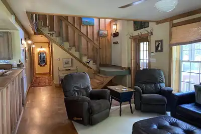 Image de Safe Clarksdale Stay/Secluded 2600 sqft Barn House