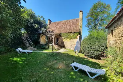 Image de Maison en pierres avec vue sur la Dordogne