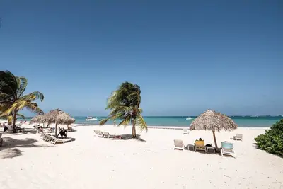 Image de 🌟Ocean View Penthouse, private beach, pools, Playa Turquesa!