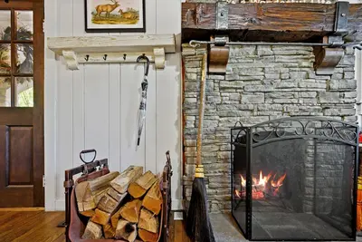 Image de Cozy Cottage! 15 Min Walk to Strip! New Hot Tub!