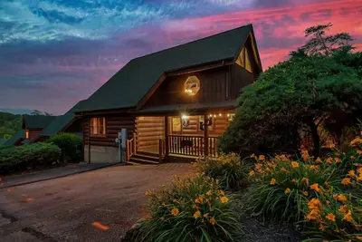 Image de Luxe Mtn Oasis! Views! HotTub-Slide! Resort Pools!