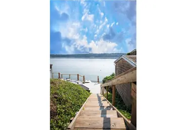 Image de Private Waterfront Escape