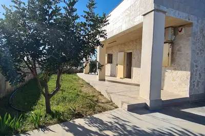 Belle villa près de Torre Ovo, à 800 mètres de la mer.