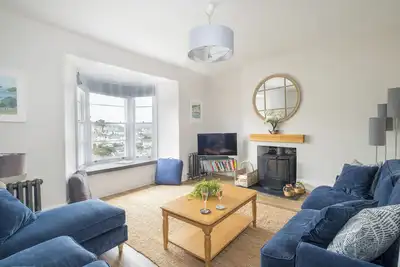 Image de 4 storey town-house, close to Dartmouth Town Centre