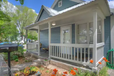 Image de Historic Downtown Cottage - Walk to Main Street and Animas River Trail