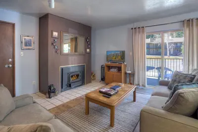 Image de Powder Paradise (#101) | Walk to Ski Lift - Fireplace/Deck - Ski Locker