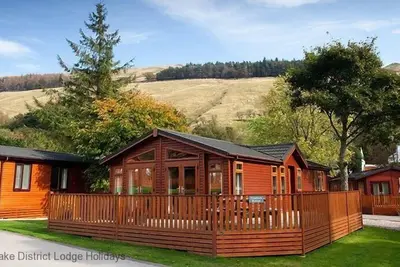 Troutbeck Retreat Lodge, pet friendly, with a garden in Windermere