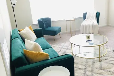 Cozy 1 Bedroom with Pool & Patio