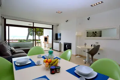 Image de Nuevo apartamento con vista panorámica al mar