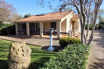 Image de villa seule, de 170m2 au calme, piscine, 2700m2 de terrain, près tous commerces