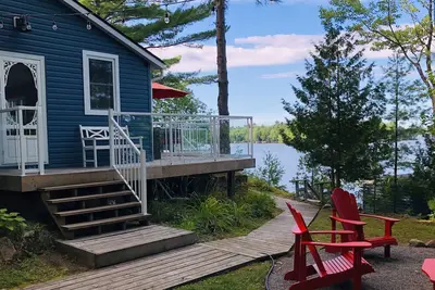 Image de Blue Bliss Cottage with Separate Boat House Accommodations on Lake Muskoka 4b/2b