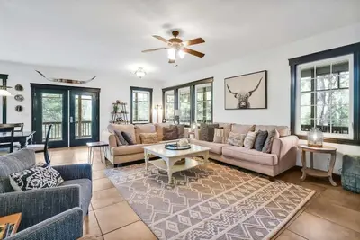 Image de River Road Retreat - Heated Private Pool, Pond, Fi