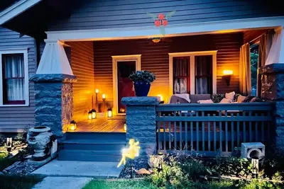 Image de Providence House ~ a charming bungalow with rustic elegance!