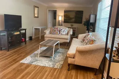 Image de Entire Beautiful Home 3 Bedroom & 2 Bath