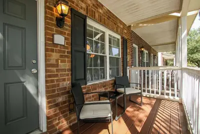 Image de Midtown Modern, Close to Downtown Savannah + Pets