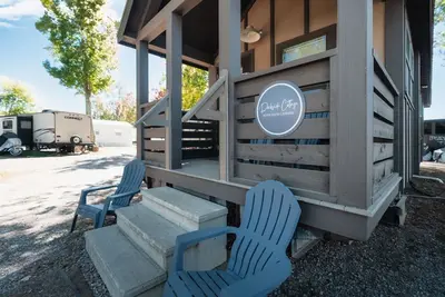 Image de Dockside at River Rocks Landing