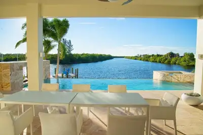 Image de Lvcc Villa White Crystal