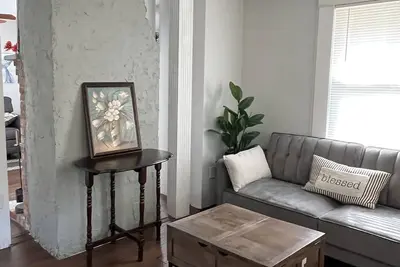 Image de Getaway Country Cottage - Entire house - Unique Find /Outdoor Decking