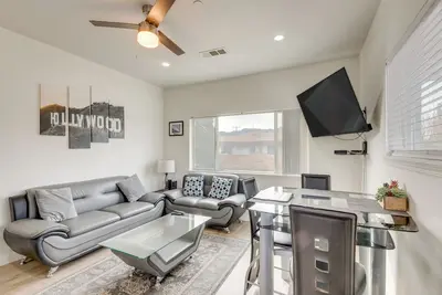 Image de SoCal Escape w/ Hot Tub, 5 Mi to Universal Studios