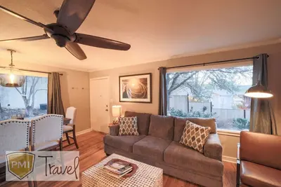 Image de *Close to Downtown* Cozy retreat *A/C *Bbq