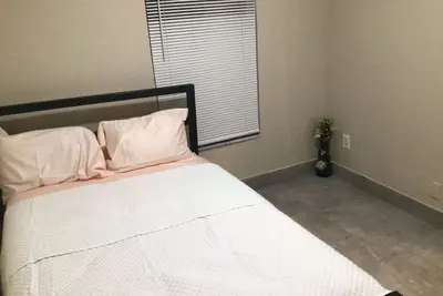 Image de Surrounded by cultures