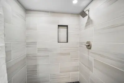 Image de Ewi 103 | Lake Charlevoix Views | Downtown Charlevoix | Pool, Hot Tub, Sauna