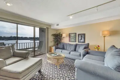 Image de Ewi222 | Downtown Charlevoix | Pool, Hot Tub, Sauna