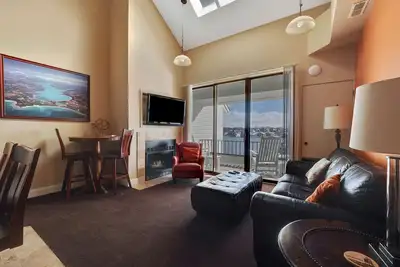 Image de #358ewi Balcony View of Round Lake| Pool, Hot Tub, Sauna | 2br