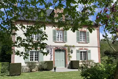 Image de Propriété avec piscine et tennis dans un cadre exceptionnel (30mn Deauville)