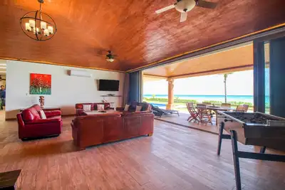 Image de Luxury Beachfront Escape with Ocean Views, Private Pool, & High-Speed WiFi
