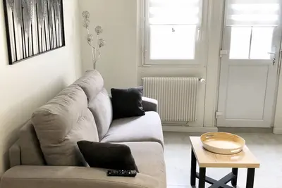 Image de appartement confortable avec cour et parking privé à 5 mns du vieux port