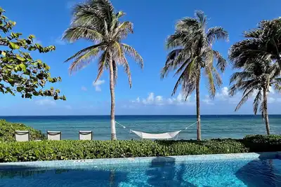 Image de Newly updated luxury 4-bed, 4-bath villa with private pool and beach