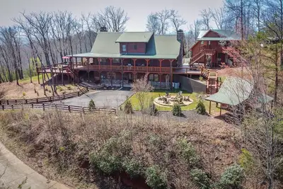 Image de Rarely found Mountain Top Log Cabin