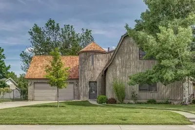 Image de Unique Getaway | Hot Tub & Waffle Breakfast!