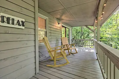 Image de Modern farmhouse for family fun - mins to downtown