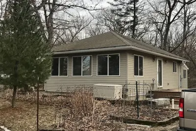Image de Cabin at the end of the road! Lower Pine Lake