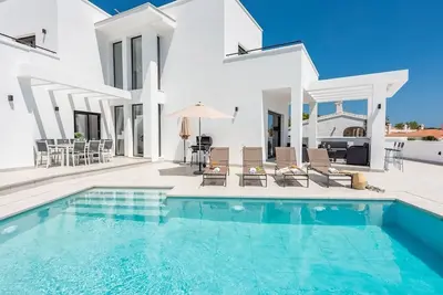 Villa Rosamar Nerja by Ruralidays