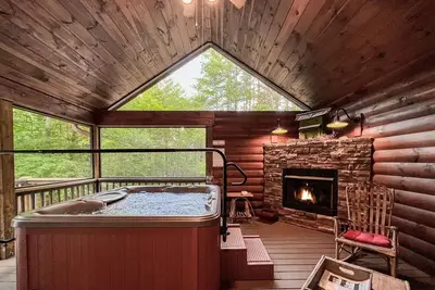 Image de Serene Blue Ridge Cabin w/ Hot Tub & Fire Pit