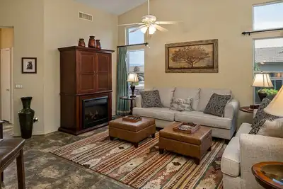 Image de Comfortable and Quaint, Beautiful Community Pool & Hot Tub! Great Cottonwood
