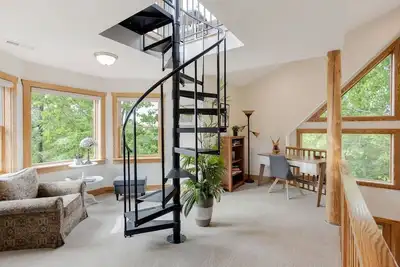 Image de Happy Trails: Jacuzzi, Lookout Tower, Views!