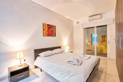 Image de Sliema 2 bedroom private apartment Prime location walking distance seafront
