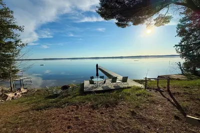 Image de Charming Lakefront Cottage on Torch Lake - walking distance to Alden