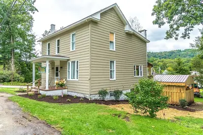 Image de Yough Guest House | 3br, 2ba, Hot Tub, Downtown Ohiopyle!