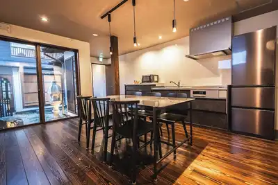 Image de A spacious space for renting a building with a war / Matsue Shimane