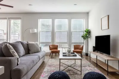 Image de Kasa | Family Friendly 2bd with Pool + Gym Access | Dallas